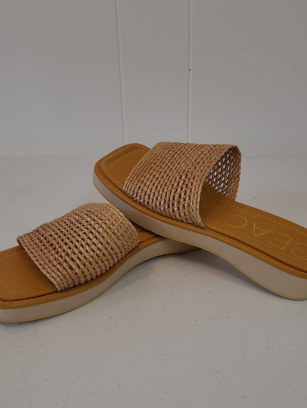 Beach By Matisse NWOT Glenna Raffia Woven Slide Sandals in Natural Tan Sz 9